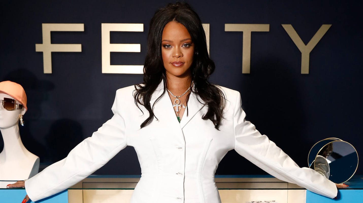 Nữ ca sỹ đa tài Rihanna trong buổi ra mắt thương hiệu Fenty Beauty