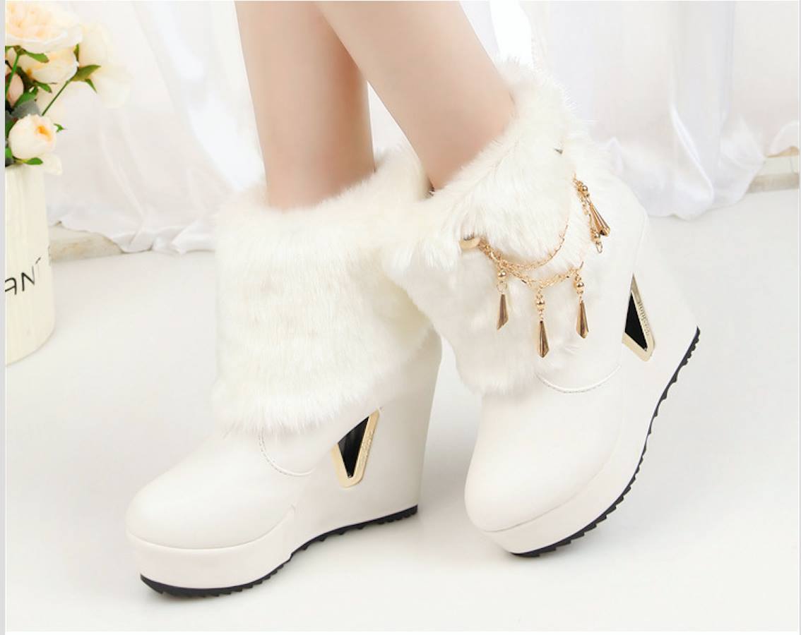 Mẫu boots trắng