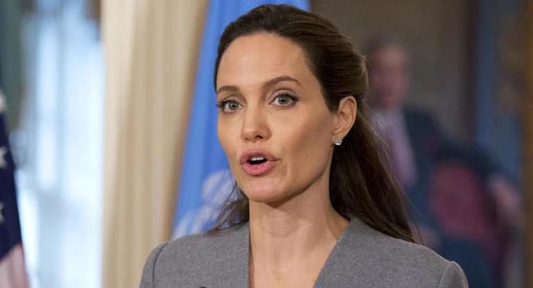 Angelina Jolie trả lời phỏng vấn của Reuters