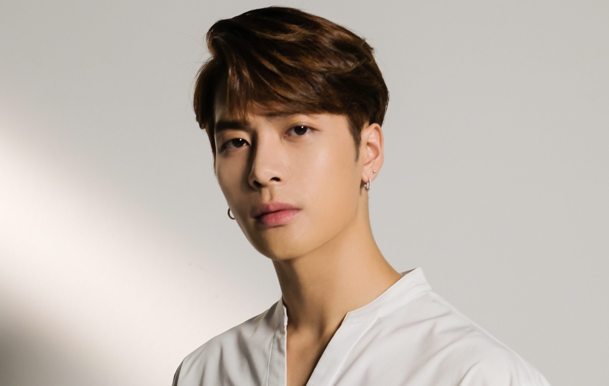 Jackson Wang (GOT7) từng tự thiết kế bìa album được lấy ý tưởng dựa trên gương bát quái